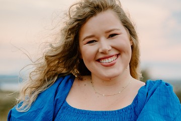 How a ̽����ѡ MSW Graduate Is Supporting Students Through Clinical Social Work