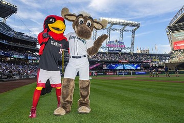 SU Night at the Mariners: Redhawk School Spirit on Proud Display