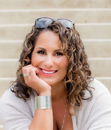 Kelli Rodriguez Headshot