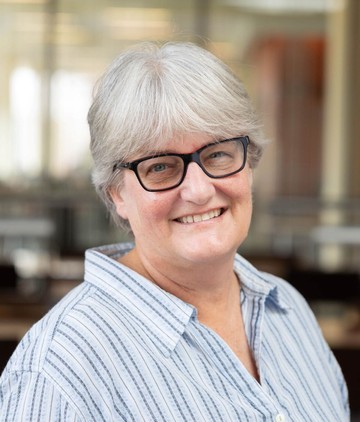 Deb Smucker Headshot