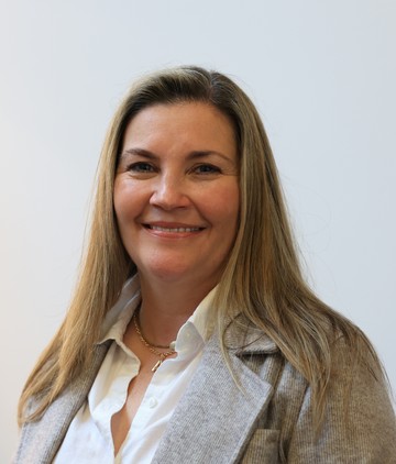 Andrea Ross Profile Headshot