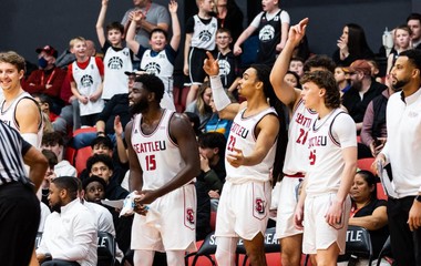 Men's basketball celebrates win