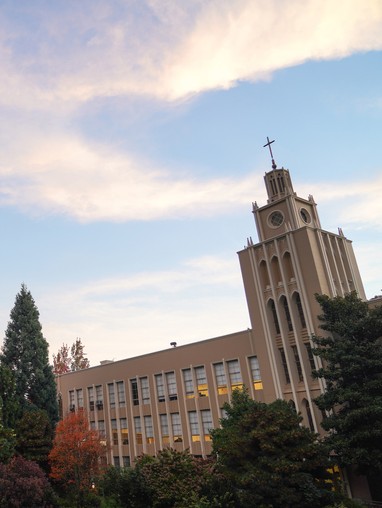 FALL_ScenesOnCampus_jv_008
