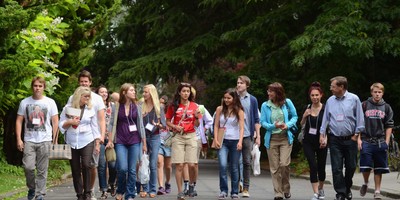 Students Walking the Uppper Mall