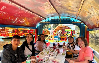 Students in Mexico tour