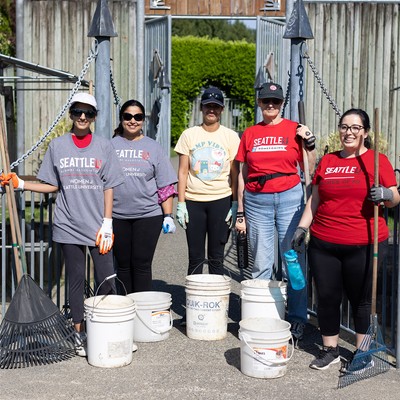 Women of SU at Cougar Mountain