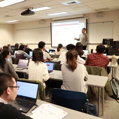 AlbersGraduateClass_yck_ProfessorGreen_008