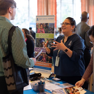 An SU student at a career fair