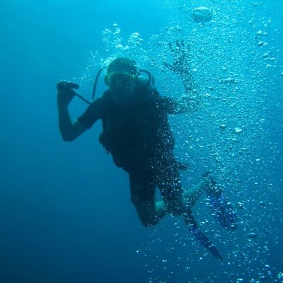 Student in thailand doing scuba diving