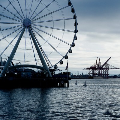 A ferris wheel on water.