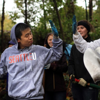 students serving the community