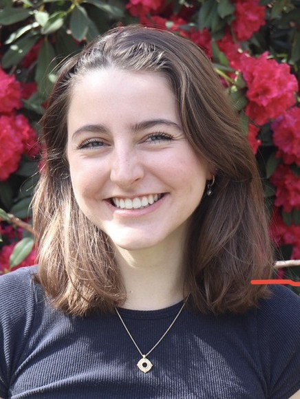 Ella Devries Headshot