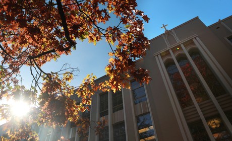 Fall quarter warm weather scene of campus