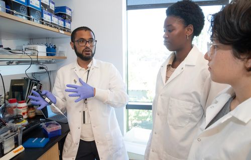 Professor Chris Whidbey in lab