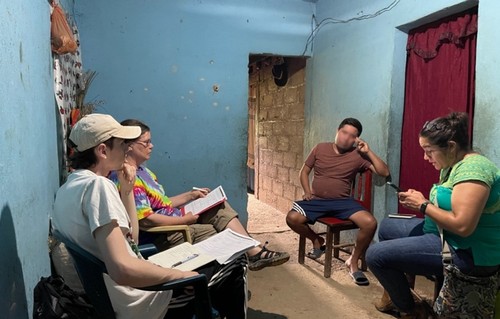 Members of the research team interviewing an H2A worker in Veracruz, Mexico in 2022