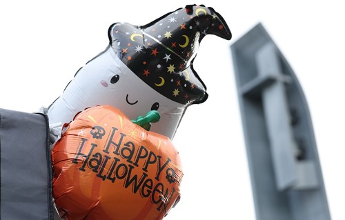 Opening photo Halloween balloon