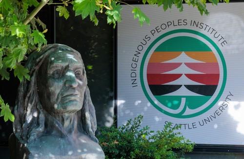 The front of IPI with the logo and statute.